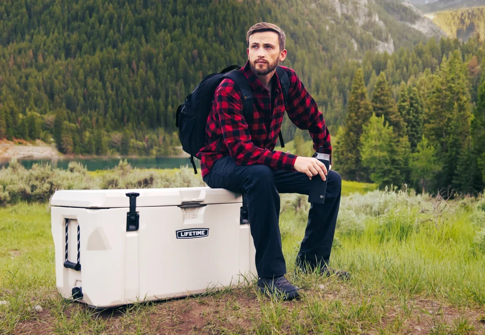 outdoor beverage bar with cooler